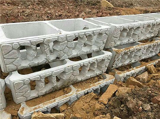 階梯式生態(tài)護(hù)坡模具使用程序