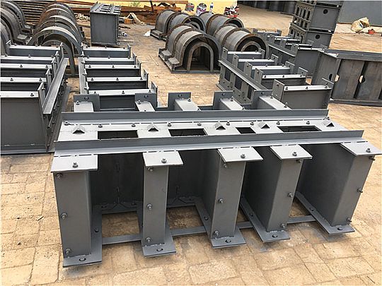 如何維護(hù)混凝土電纜槽模具