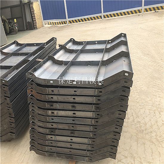 水泥防撞護(hù)欄模具