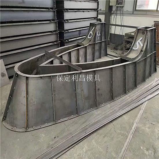 混凝土收費(fèi)島模具