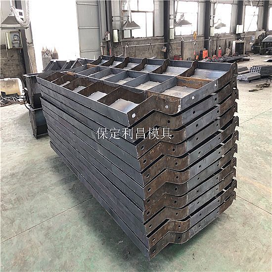 橋梁防撞護(hù)欄模具
