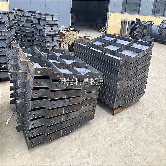 道路防撞護(hù)欄模具