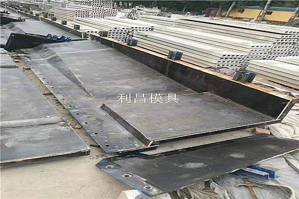 防撞護欄過渡段模具