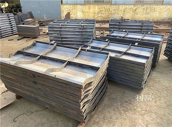 橋梁護(hù)欄模具