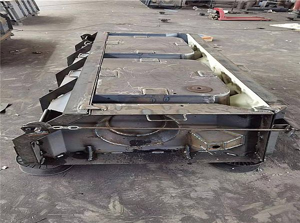 階梯生態(tài)護坡模具