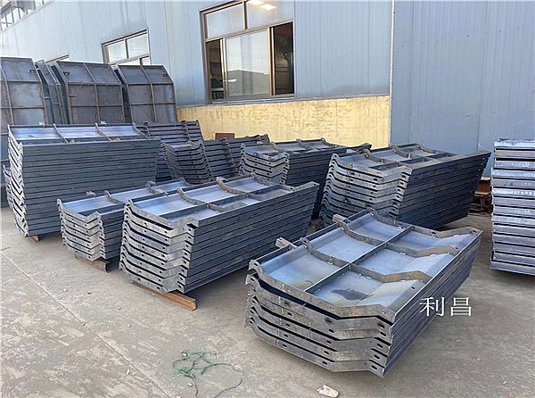 混凝土護(hù)欄鋼模具