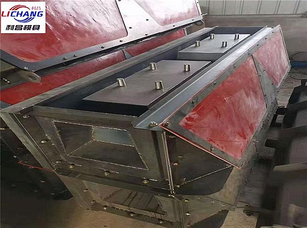 植草式生態(tài)護(hù)坡模具