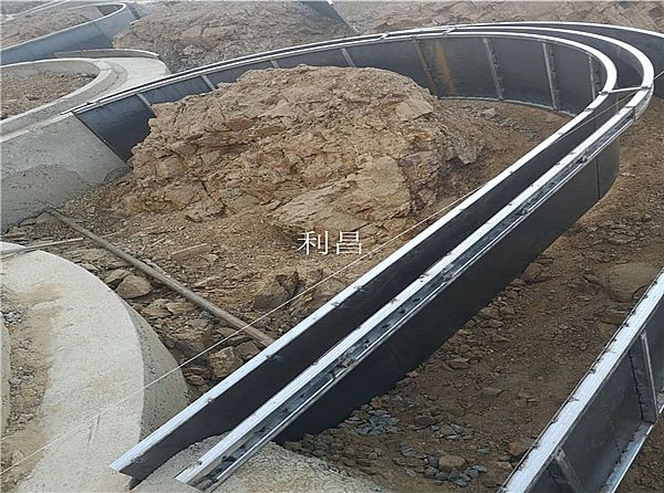 邊坡拱形防護模板