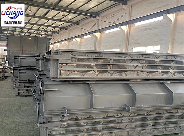 階梯式生態(tài)護坡鋼模具