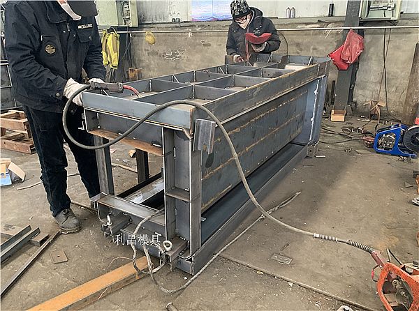 矩形流水槽模具_(dá)簡介