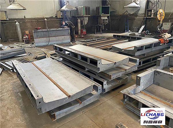 鐵路遮板模具介紹及圖片