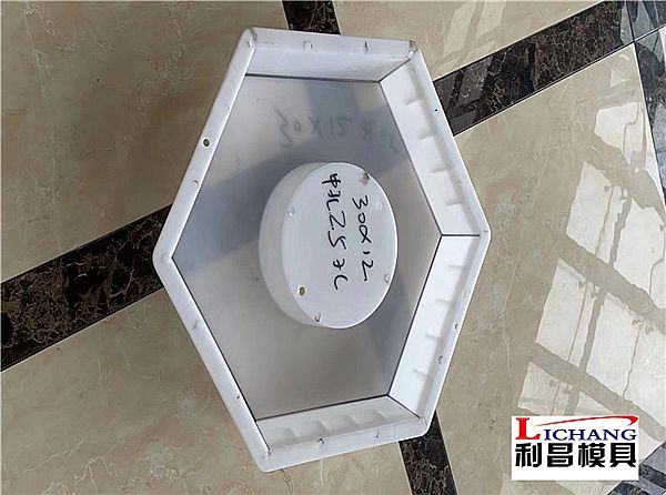 空心六棱磚模具_(dá)介紹及圖片